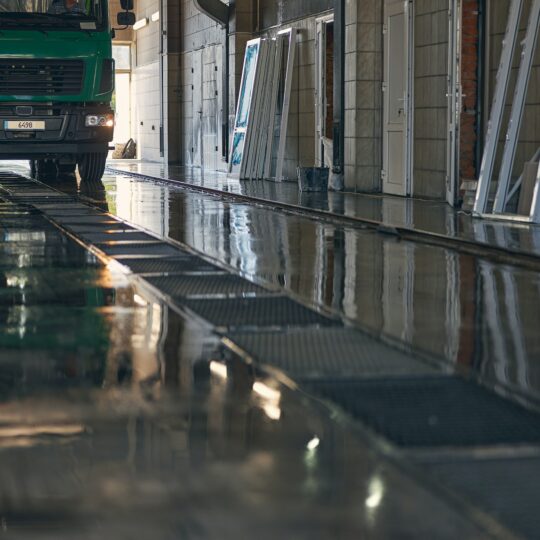 Big truck arriving to car wash station