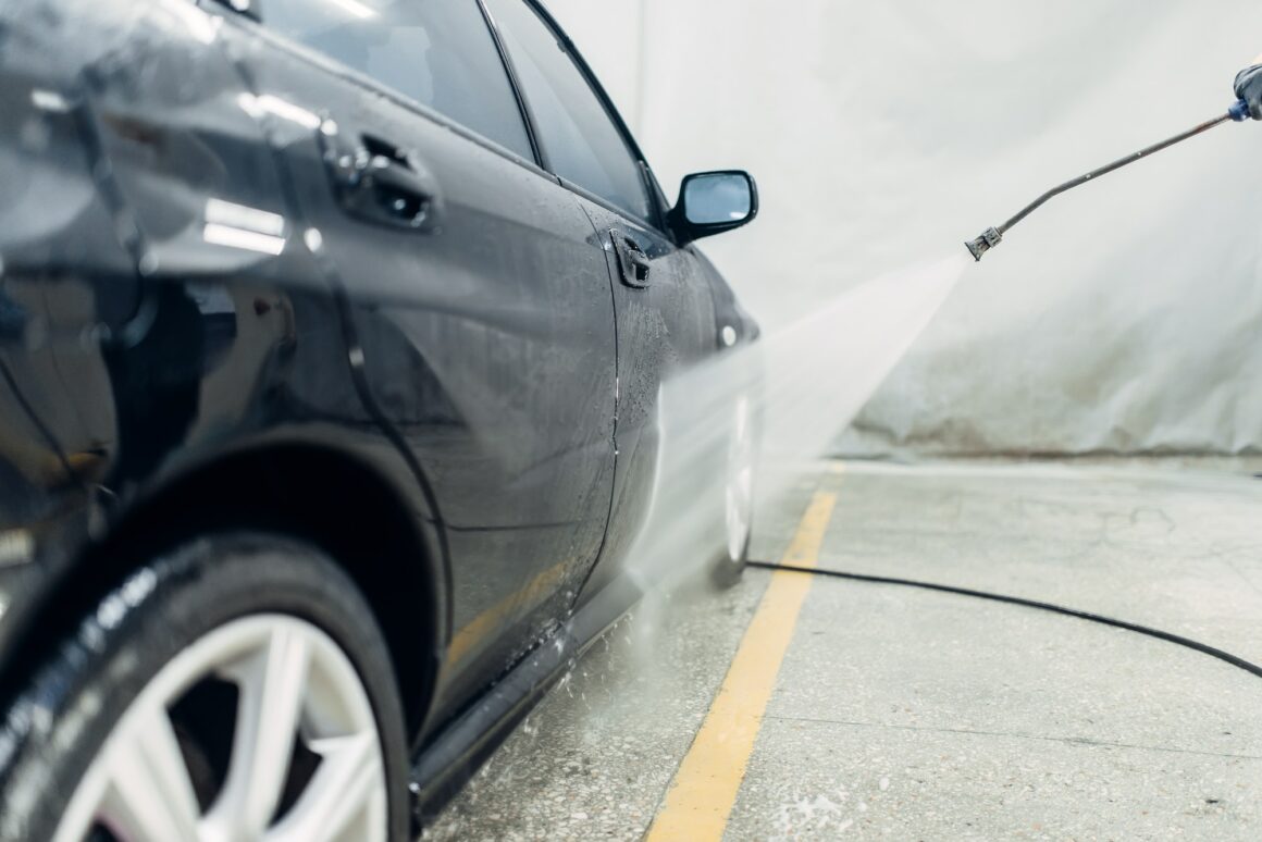 Carwash service, high pressure washing